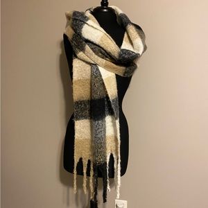 Old Navy women’s brushed scarf one size